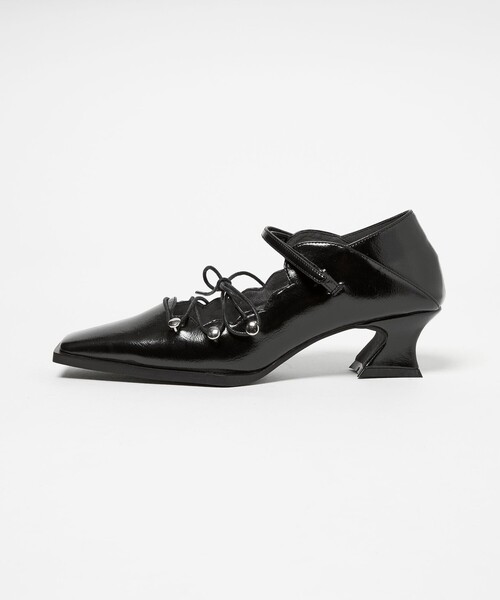 SY UNITED ARROWS(シーユナイテッドアローズ)の「<SY>スカラップレースアップ パンプス45↑(パンプス・レディース・ブラック/ゴールド/ワインレッド・25cm/24.5cm/24cm/23.5cm/23cm/22.5cm/22cm)」の2枚目の写真