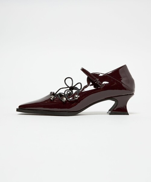 SY UNITED ARROWS(シーユナイテッドアローズ)の「<SY>スカラップレースアップ パンプス45↑(パンプス・レディース・ブラック/ゴールド/ワインレッド・25cm/24.5cm/24cm/23.5cm/23cm/22.5cm/22cm)」の1枚目の写真