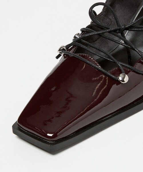 SY UNITED ARROWS(シーユナイテッドアローズ)の「<SY>スカラップレースアップ パンプス45↑(パンプス・レディース・ブラック/ゴールド/ワインレッド・25cm/24.5cm/24cm/23.5cm/23cm/22.5cm/22cm)」の10枚目の写真