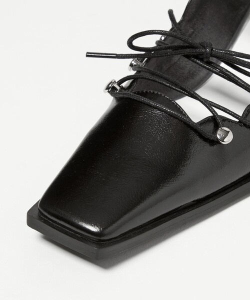 SY UNITED ARROWS(シーユナイテッドアローズ)の「<SY>スカラップレースアップ パンプス45↑(パンプス・レディース・ブラック/ゴールド/ワインレッド・25cm/24.5cm/24cm/23.5cm/23cm/22.5cm/22cm)」の16枚目の写真