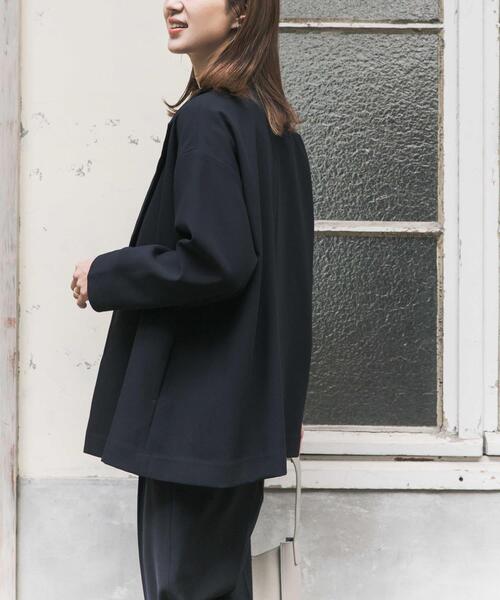 URBAN RESEARCH DOORS（アーバンリサーチドアーズ）の「ダブルクロスショートコート｜オフィスカジュアル/フォーマル/オケージョン/セレモニー/入卒式/お呼ばれ/ジャケット（その他アウター・レディース・ライトグレー/ネイビー・SMALL/MEDIUM）」の15枚目の写真