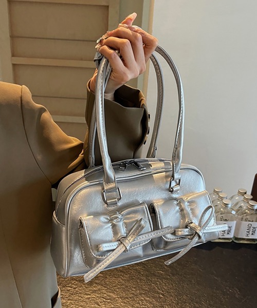 Doux Belle(ドゥーベル)の「フロントバックル付きスクエア型ハンドバッグ(ハンドバッグ・レディース・オフホワイト/ピンク/シルバー/ワインレッド/ブラック/ブラウン・FREE)」の6枚目の写真