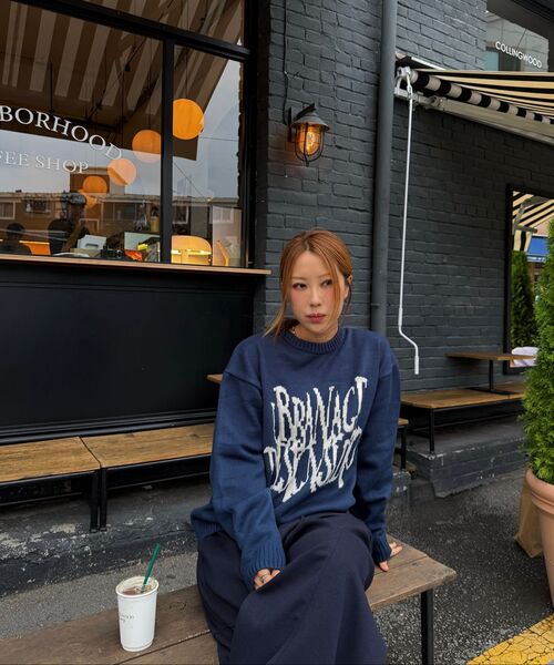 URBANAGE(アーバンエイジ)の「ワイルドロゴラウンドオーバーサイズニット_ネイビー(ニット/セーター・メンズ・その他・MEDIUM/LARGE)」の2枚目の写真