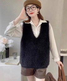 フェザーニットVネックベスト/レイヤードコーデ