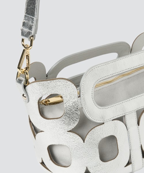 PELLICO（ペリーコ）の「ANELLI HANDLES MINI バッグ SILVER（ショルダーバッグ・レディース・シルバー・FREE）」の6枚目の写真