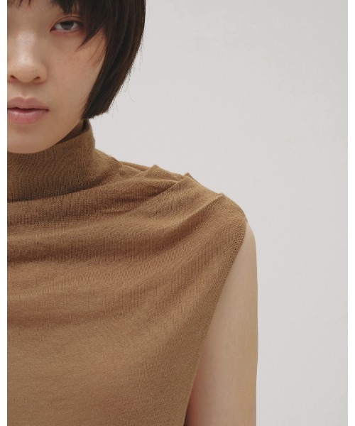 TODAYFUL(トゥデイフル)の「Highneck Drape Tanktop(タンクトップ・レディース・キャメル/チャコールグレー/ブラック・FREE)」の12枚目の写真