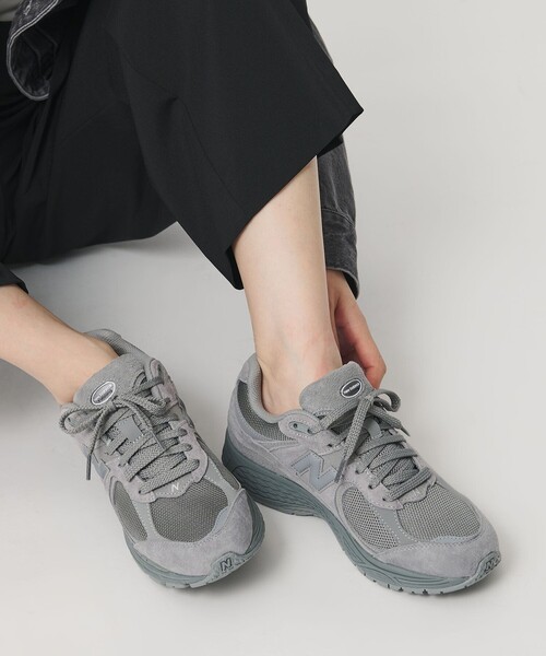 NEW BALANCE(ニューバランス)の「<New Balance>U2002 スニーカー(スニーカー・レディース・ダークグレー・23cm/25cm/24.5cm/24cm/22.5cm/23.5cm)」の2枚目の写真