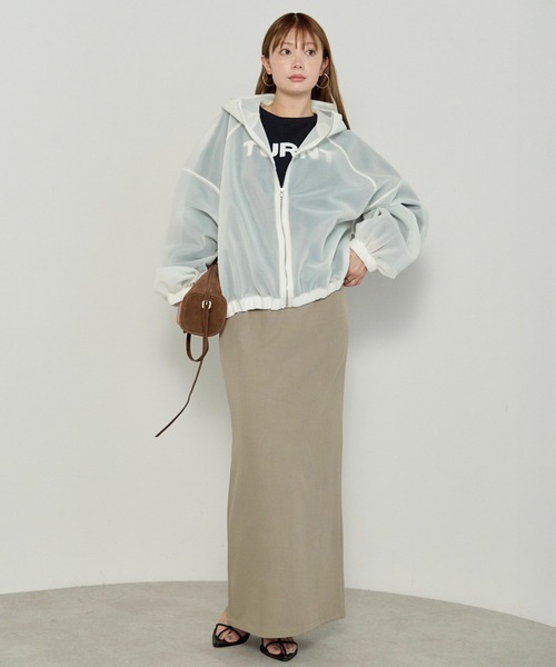 enhaut（アンオート）の「シアーダンボール ジップパーカー（パーカー・レディース・ホワイト/ブラック/グレイッシュベージュ・FREE）」の11枚目の写真