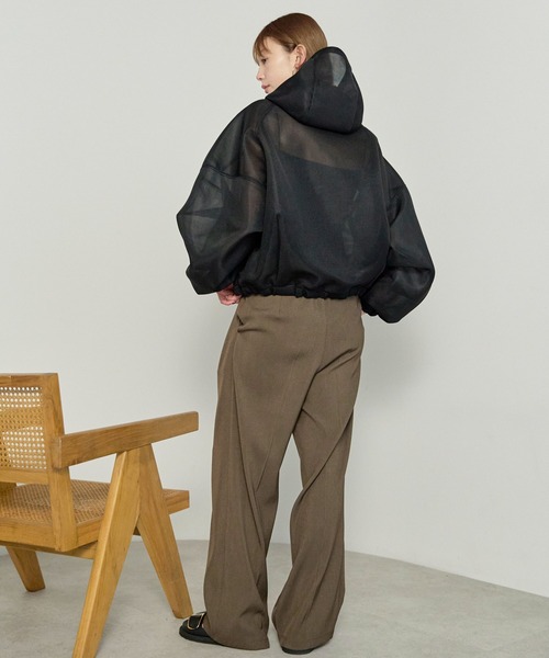 enhaut（アンオート）の「シアーダンボール ジップパーカー（パーカー・レディース・ホワイト/ブラック/グレイッシュベージュ・FREE）」の21枚目の写真