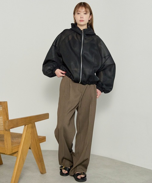 enhaut（アンオート）の「シアーダンボール ジップパーカー（パーカー・レディース・ホワイト/ブラック/グレイッシュベージュ・FREE）」の22枚目の写真