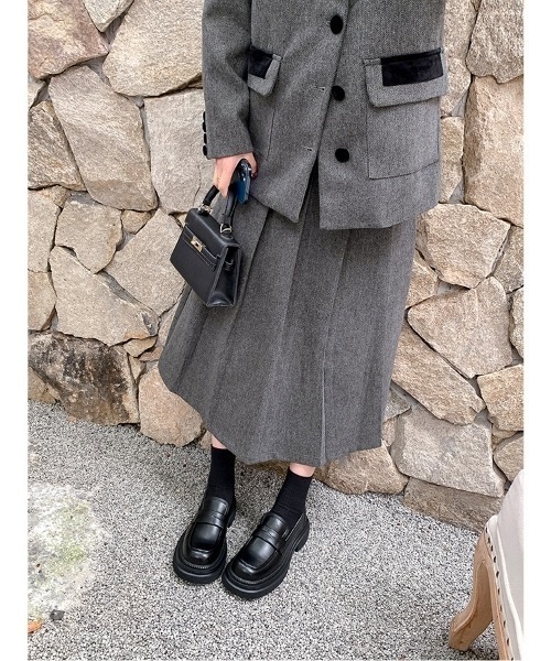 I.O.E(アイオイ)の「エコレザー デイリーボリュームローファー(ローファー・レディース・ブラック・MEDIUM/SMALL/X-SMALL/LARGE)」の13枚目の写真