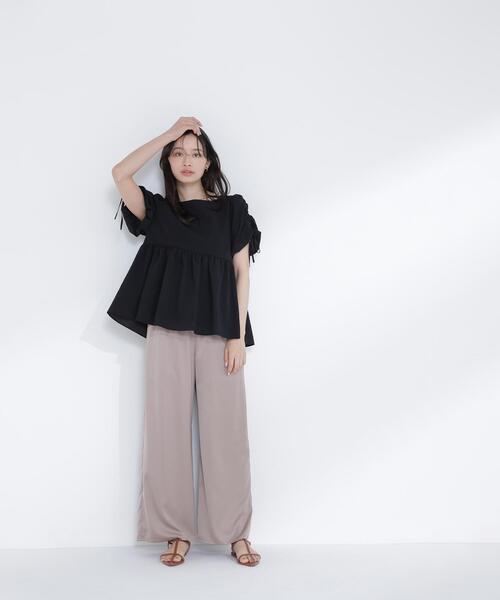 NATURAL BEAUTY BASIC（ナチュラルビューティーベーシック）の「◇ドロストギャザースリーブブラウス（シャツ/ブラウス・レディース・ブラック/オフホワイト/ブルー・FREE）」の5枚目の写真