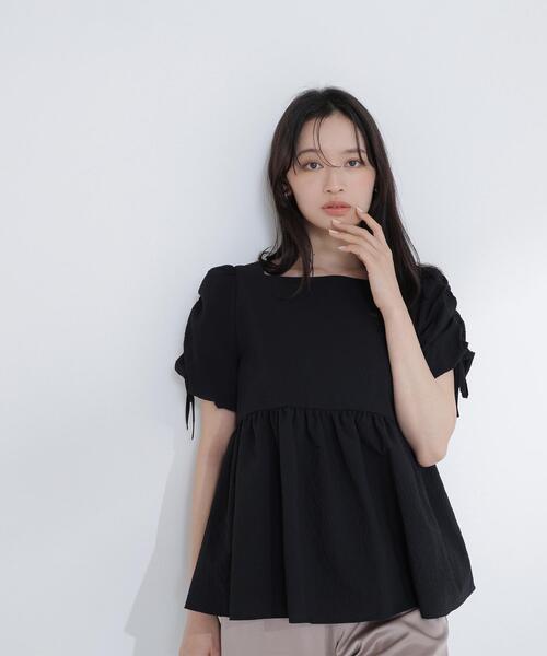 NATURAL BEAUTY BASIC（ナチュラルビューティーベーシック）の「◇ドロストギャザースリーブブラウス（シャツ/ブラウス・レディース・ブラック/オフホワイト/ブルー・FREE）」の6枚目の写真