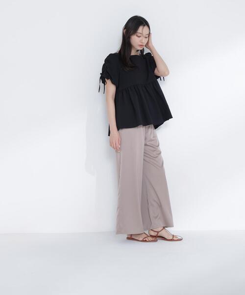 NATURAL BEAUTY BASIC（ナチュラルビューティーベーシック）の「◇ドロストギャザースリーブブラウス（シャツ/ブラウス・レディース・ブラック/オフホワイト/ブルー・FREE）」の7枚目の写真