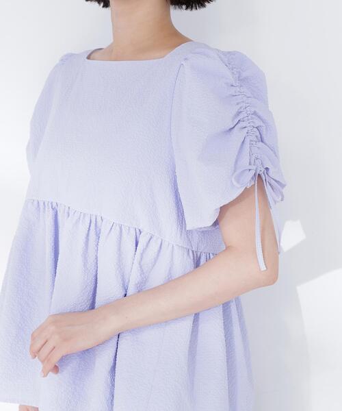 NATURAL BEAUTY BASIC(ナチュラルビューティーベーシック)の「◇ドロストギャザースリーブブラウス(シャツ/ブラウス・レディース・ブラック/オフホワイト/ブルー・FREE)」の6枚目の写真