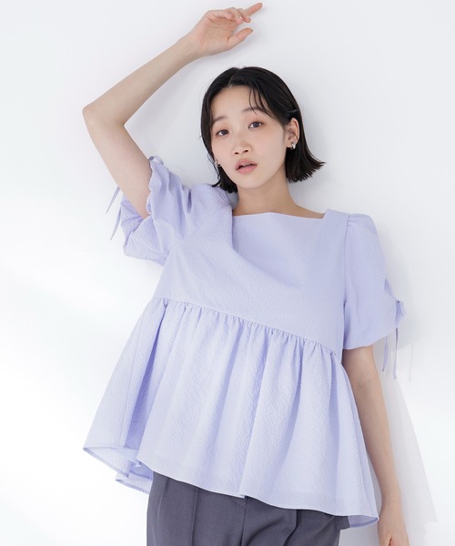 NATURAL BEAUTY BASIC（ナチュラルビューティーベーシック）の「◇ドロストギャザースリーブブラウス（シャツ/ブラウス・レディース・ブラック/オフホワイト/ブルー・FREE）」の3枚目の写真