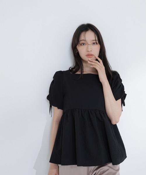 NATURAL BEAUTY BASIC（ナチュラルビューティーベーシック）の「◇ドロストギャザースリーブブラウス（シャツ/ブラウス・レディース・ブラック/オフホワイト/ブルー・FREE）」の13枚目の写真