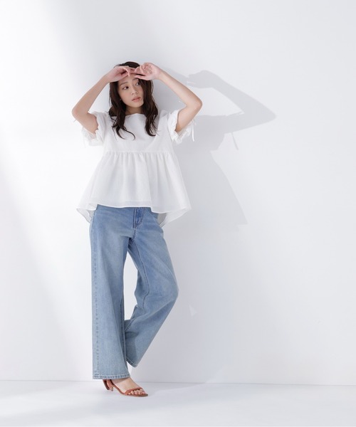 NATURAL BEAUTY BASIC（ナチュラルビューティーベーシック）の「◇ドロストギャザースリーブブラウス（シャツ/ブラウス・レディース・ブラック/オフホワイト/ブルー・FREE）」の5枚目の写真