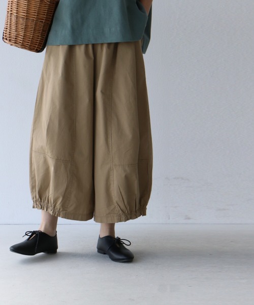 sanpo kuschel(サンポクシェル)の「〈全2色〉足元コーデを楽しむパンツ(その他パンツ・レディース・ブラック/ベージュ・FREE)」の2枚目の写真