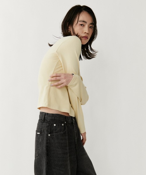 VION(ヴィオン)の「ソフトブラッシュドロングスリーブティー / Soft Brushed Long Sleeve TEE(Tシャツ/カットソー・レディース・ブラック/ベージュ・FREE)」の5枚目の写真