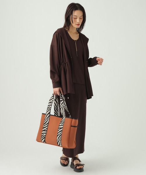 Elura(エルーラ)の「サラサラリラクシーフードカーディガン/656791(カーディガン/ボレロ・レディース・ブラック/オフホワイト/モカ/ダークブラウン・FREE)」の19枚目の写真