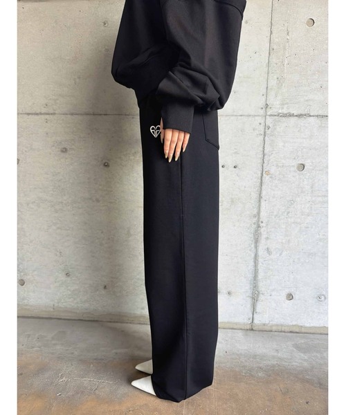 EGOIST（エゴイスト）の「ハートロゴ裏毛ワイドパンツ（スウェットパンツ・レディース・ライトグレー/ブラック・FREE）」の16枚目の写真