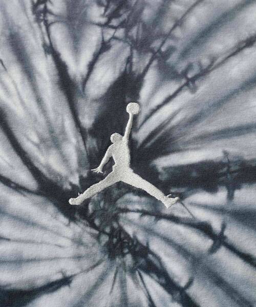 JORDAN BRAND(ジョーダンブランド)の「《セットアップ対応商品》ジョーダン ブルックリン メンズ タイダイ フェスティバル Tシャツ / Jordan Brooklyn Men's Tie-Dye Festival T-Shirt IF3150-133 Sail(Tシャツ/カットソー・メンズ・クリーム・L/S/2XL/XL/M)」の4枚目の写真