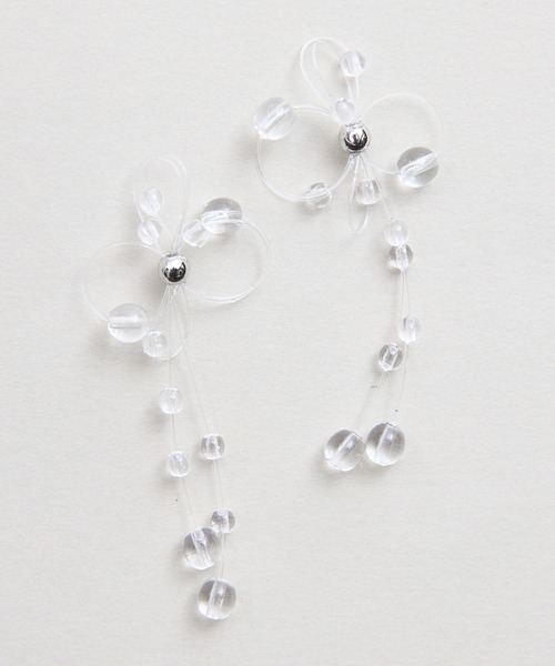 Zoule(ゾーラ)の「Zoule ゾーラ:Soleaシリーズ wire flower ワイヤー フラワー ピアス(ピアス(両耳用)・レディース・ホワイト/クリア・FREE)」の1枚目の写真