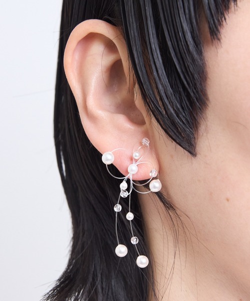 Zoule(ゾーラ)の「Zoule ゾーラ:Soleaシリーズ wire flower ワイヤー フラワー ピアス(ピアス(両耳用)・レディース・ホワイト/クリア・FREE)」の3枚目の写真