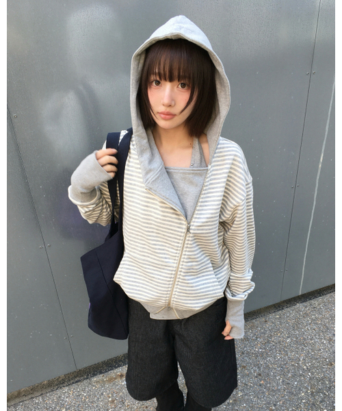 THEMUSEUMVISITOR(ザミュージアムビジター)の「STRIPE UNBALANCED ZIPUP HOODIE (GREY)(パーカー・レディース・その他・FREE)」の1枚目の写真