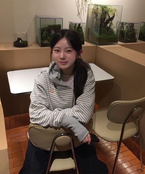 THEMUSEUMVISITOR(ザミュージアムビジター)の「STRIPE UNBALANCED ZIPUP HOODIE (GREY)(パーカー・レディース・その他・FREE)」の7枚目の写真