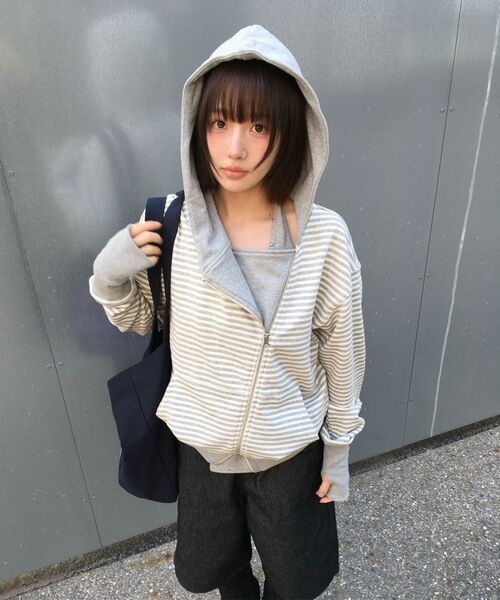 THEMUSEUMVISITOR(ザミュージアムビジター)の「STRIPE UNBALANCED ZIPUP HOODIE (GREY)(パーカー・レディース・その他・FREE)」の9枚目の写真