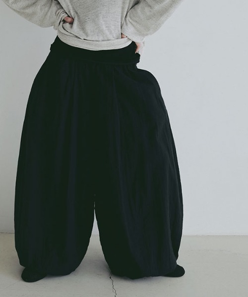 ETRE TOKYO（エトレトウキョウ）の「ダブルガーゼバレルパンツ（その他パンツ・レディース・ブラック/ホワイト・M/S）」の2枚目の写真