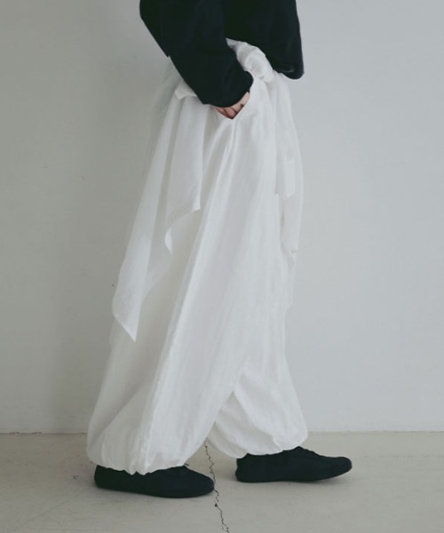 ETRE TOKYO（エトレトウキョウ）の「ダブルガーゼバレルパンツ（その他パンツ・レディース・ブラック/ホワイト・M/S）」の10枚目の写真