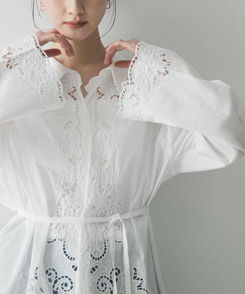 URBAN RESEARCH(アーバンリサーチ)の「カットワーク刺繍シャツ(シャツ/ブラウス・レディース・ホワイト/ブラック・FREE)」の3枚目の写真