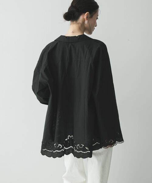 URBAN RESEARCH(アーバンリサーチ)の「カットワーク刺繍シャツ(シャツ/ブラウス・レディース・ホワイト/ブラック・FREE)」の22枚目の写真