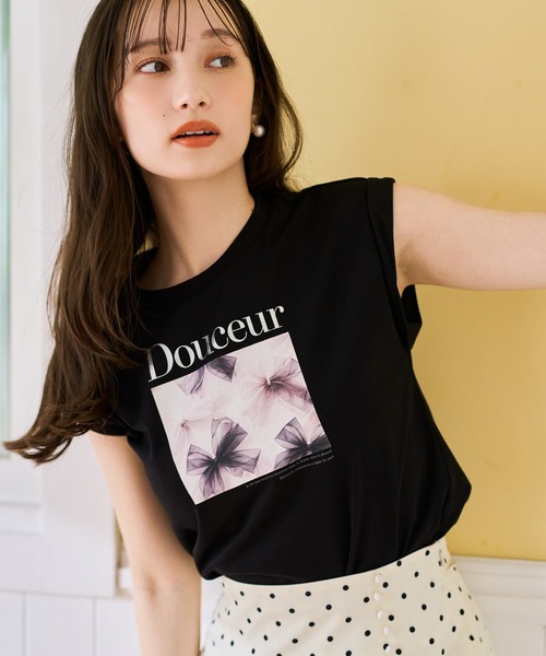 31 Sons de mode（トランテアン　ソン　ドゥ　モード）の「2026春夏新作 リボンプリントフレンチスリーブTシャツ（Tシャツ/カットソー・レディース・ブラック/オフホワイト・ﾌﾘ-）」の2枚目の写真