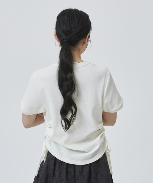 adidas(アディダス)の「【別注】アディダス adidas アルペン ワッフル サイドギャザー 半袖Tシャツ 限定コラボ(Tシャツ/カットソー・レディース・オフホワイト/ブラック・S/M/L/XL)」の5枚目の写真