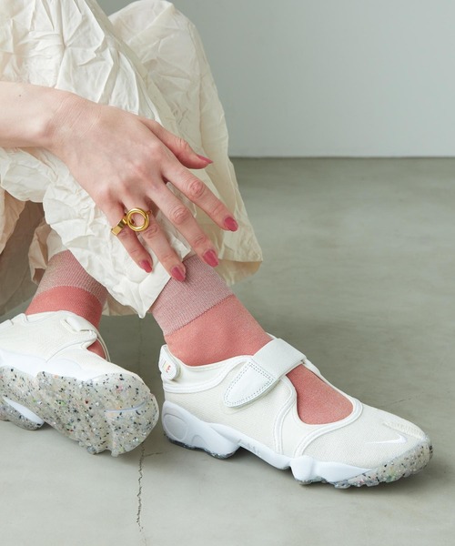 NIKE(ナイキ)の「ナイキ エア リフト ウィメンズシューズ / Nike Air Rift Women's Shoes DJ4639-121 Summit White(スニーカー・レディース・アイボリー・24/25/26/23)」の3枚目の写真