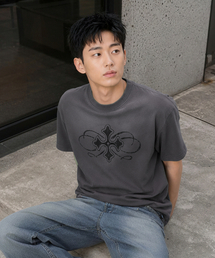 MAISON MINED（メゾンミネド）の「CELTIC CROSS WASHED HALF T CHARCOAL（Tシャツ/カットソー）」