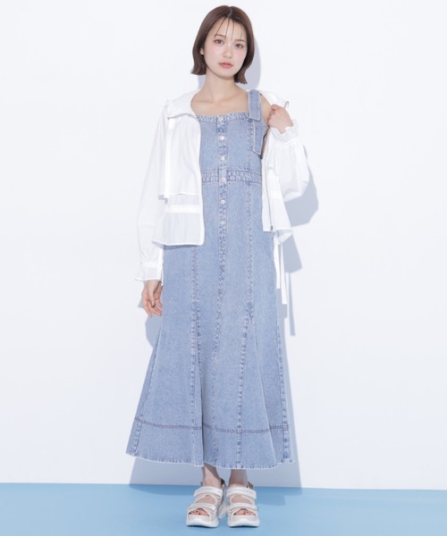 JILL by JILL STUART(ジルバイジルスチュアート)の「肩リボンデニムジャンスカ(ワンピース・レディース・ブルー/ホワイト・MEDIUM/SMALL)」の6枚目の写真