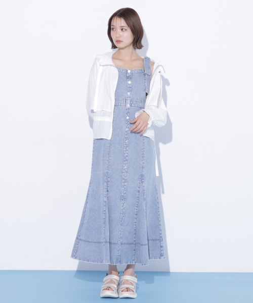 JILL by JILL STUART(ジルバイジルスチュアート)の「肩リボンデニムジャンスカ(ワンピース・レディース・ブルー/ホワイト・MEDIUM/SMALL)」の7枚目の写真