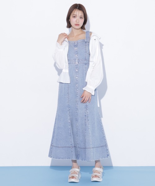 JILL by JILL STUART(ジルバイジルスチュアート)の「肩リボンデニムジャンスカ(ワンピース・レディース・ブルー/ホワイト・MEDIUM/SMALL)」の3枚目の写真