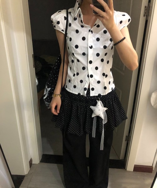 AsheKsha(アシクシャ)の「ウエストが絞られた半袖シャツ(シャツ/ブラウス・レディース・ホワイト・M)」の19枚目の写真