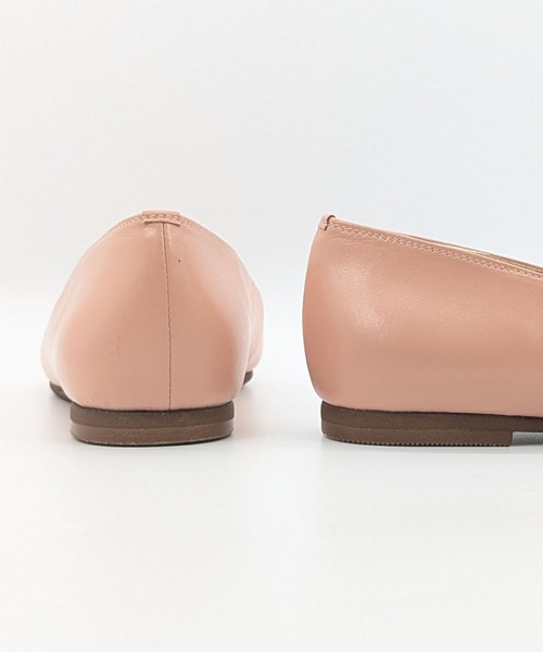 ALUNE(アルネ)の「スクエアバックルフラットパンプス(パンプス・レディース・ブラック系その他/ピンク/レッド系その他/ホワイト・22.5cm/24.5cm/24cm/23.5cm/23cm)」の18枚目の写真