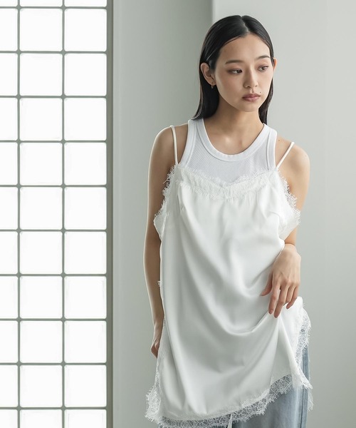 mili an deni(ミリアンデニ)の「胸元レースサテンキャミワンピース(ワンピース・レディース・ホワイト/ブラック・M)」の3枚目の写真