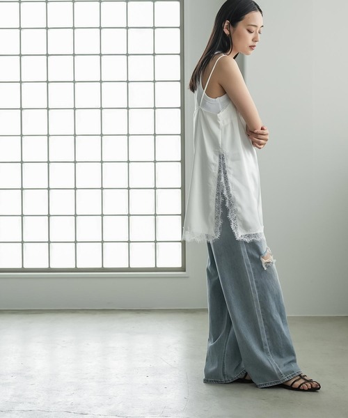 mili an deni(ミリアンデニ)の「胸元レースサテンキャミワンピース(ワンピース・レディース・ホワイト/ブラック・M)」の7枚目の写真