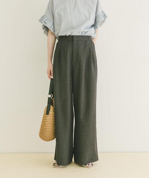 ITEMS URBANRESEARCH(アイテムズ アーバンリサーチ)の「『イージーケア/接触冷感/UVカット』SMOOTH LINEN TOUCH ワイドパンツ(その他パンツ・レディース・ベージュ/ブラウン/グリーン/チャコールグレー・FREE)」の2枚目の写真