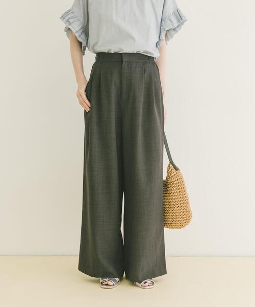 ITEMS URBANRESEARCH(アイテムズ アーバンリサーチ)の「『イージーケア/接触冷感/UVカット』SMOOTH LINEN TOUCH ワイドパンツ(その他パンツ・レディース・ベージュ/ブラウン/グリーン/チャコールグレー・FREE)」の5枚目の写真