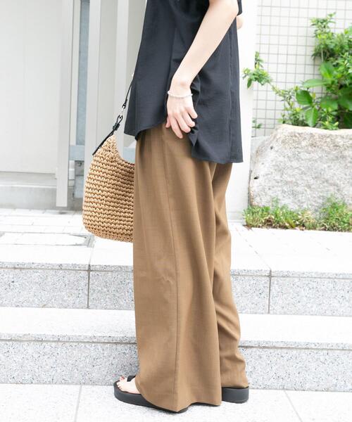 ITEMS URBANRESEARCH(アイテムズ アーバンリサーチ)の「『イージーケア/接触冷感/UVカット』SMOOTH LINEN TOUCH ワイドパンツ(その他パンツ・レディース・ベージュ/ブラウン/グリーン/チャコールグレー・FREE)」の16枚目の写真